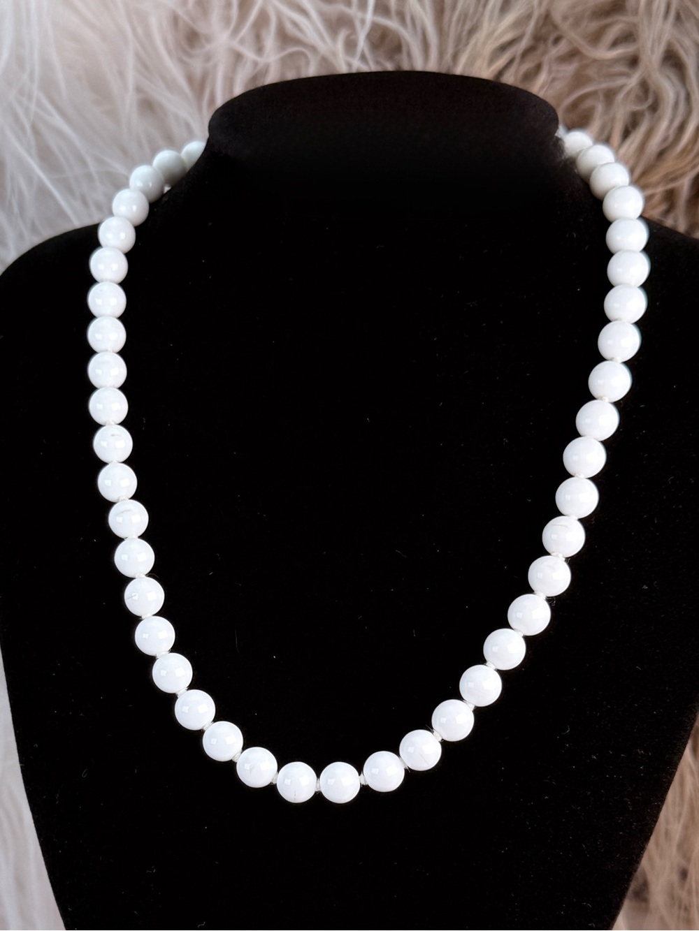 Vintage Milk Glass Necklace White Graduated Knotted Beads Estate Jewelry